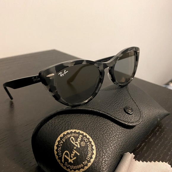 Ray ban sunglasses - Picture 1 of 3